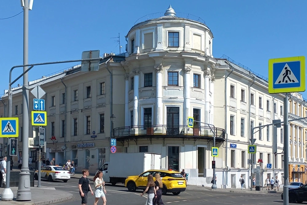 Бизнес в ЦАО: просторное помещение на Маросейке выставили на торги