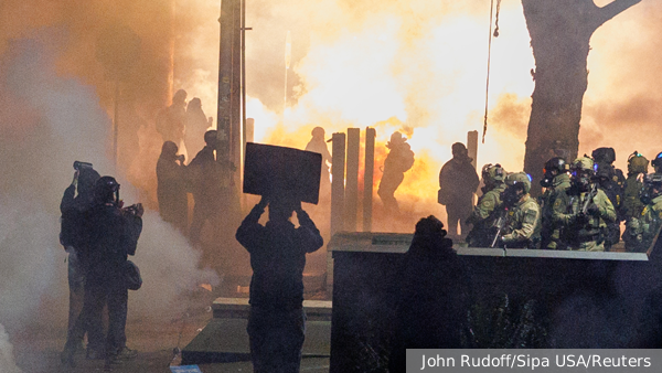 Маск заявил о признаках гражданской войны в США после протестов из-за ICE