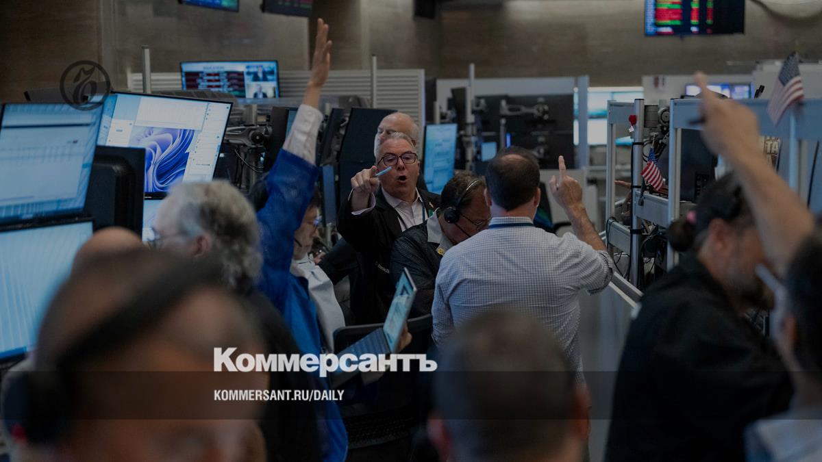 Акционизм инвесторов // Портфельные управляющие переводят средства в акции американских компаний