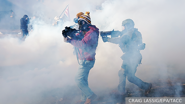 Американист Дудаков: Протесты в Миннеаполисе усиливают позиции Демпартии