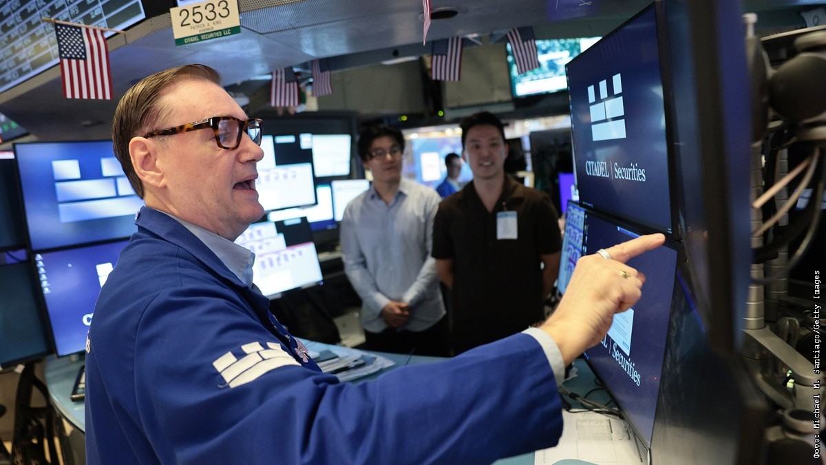 Dow Jones завершил торги в небольшом плюсе, Nasdaq упал максимально с июня