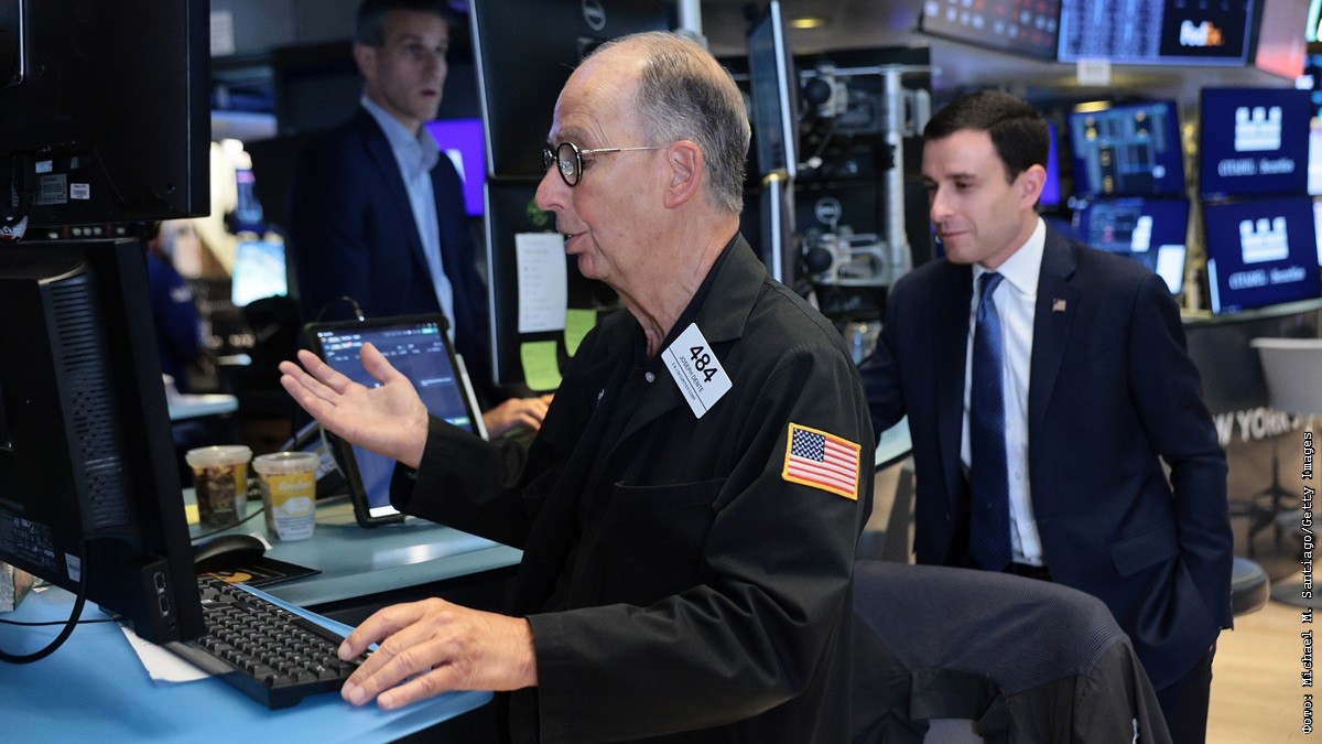S&P 500 и Nasdaq выросли вслед за техкомпаниями, Dow Jones слабо снизился